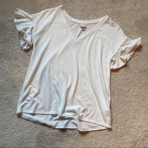 ❤️4/$20 NWOT. Cute white shirt